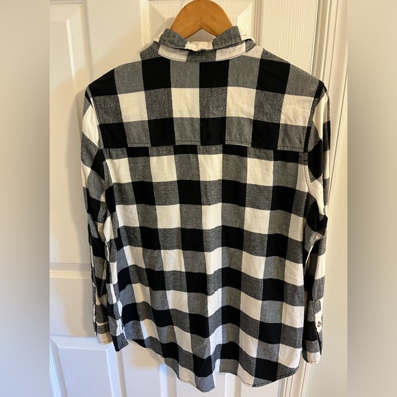 Universal Thread Flannel - Picture 2 of 3